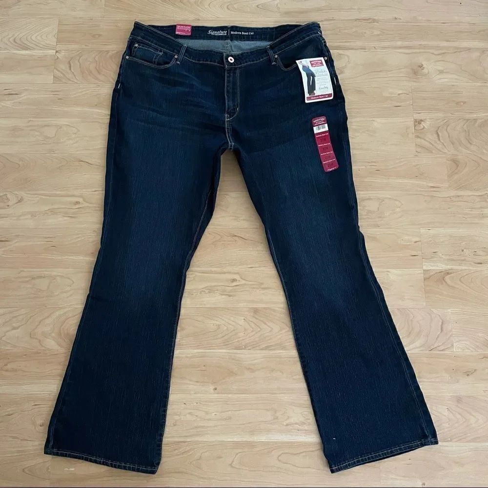 NWT Gorgeous Levi's Signature Sz 22 Modern Boot Cut Jeans Dark Blue Denim